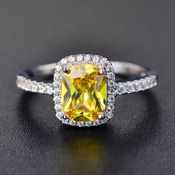 Brilliant Yellow Gold Topaz Diamond Statement Ring - Picture 7 of 7